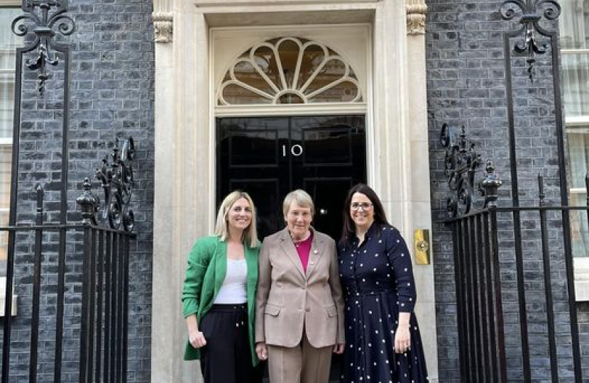 Picture outside No 10