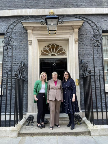 Picture outside No 10